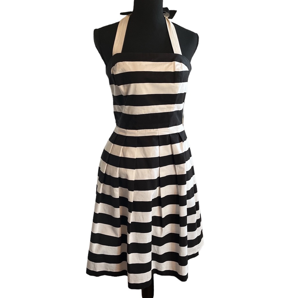 White House Black Market Black and White Stripped Dress Ties at Neck | Size 4